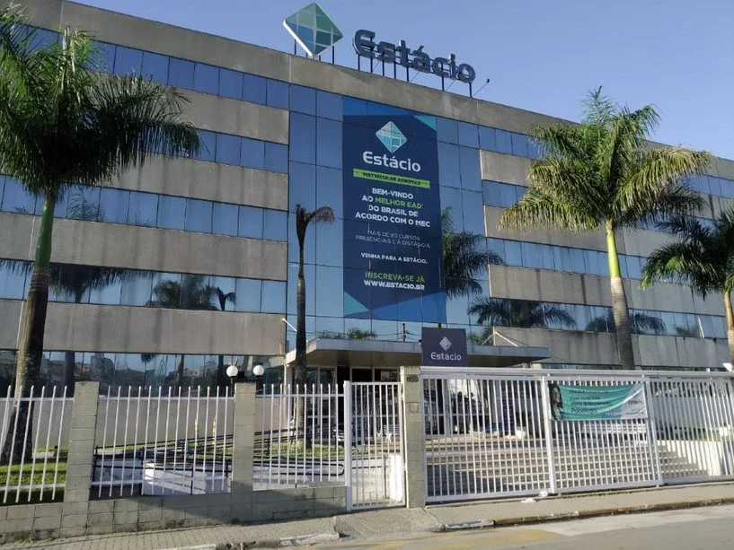 Programa gratuito de Alfabetização e Letramento de Jovens e Adultos amplia atuação nacional e abre inscrições em São Paulo