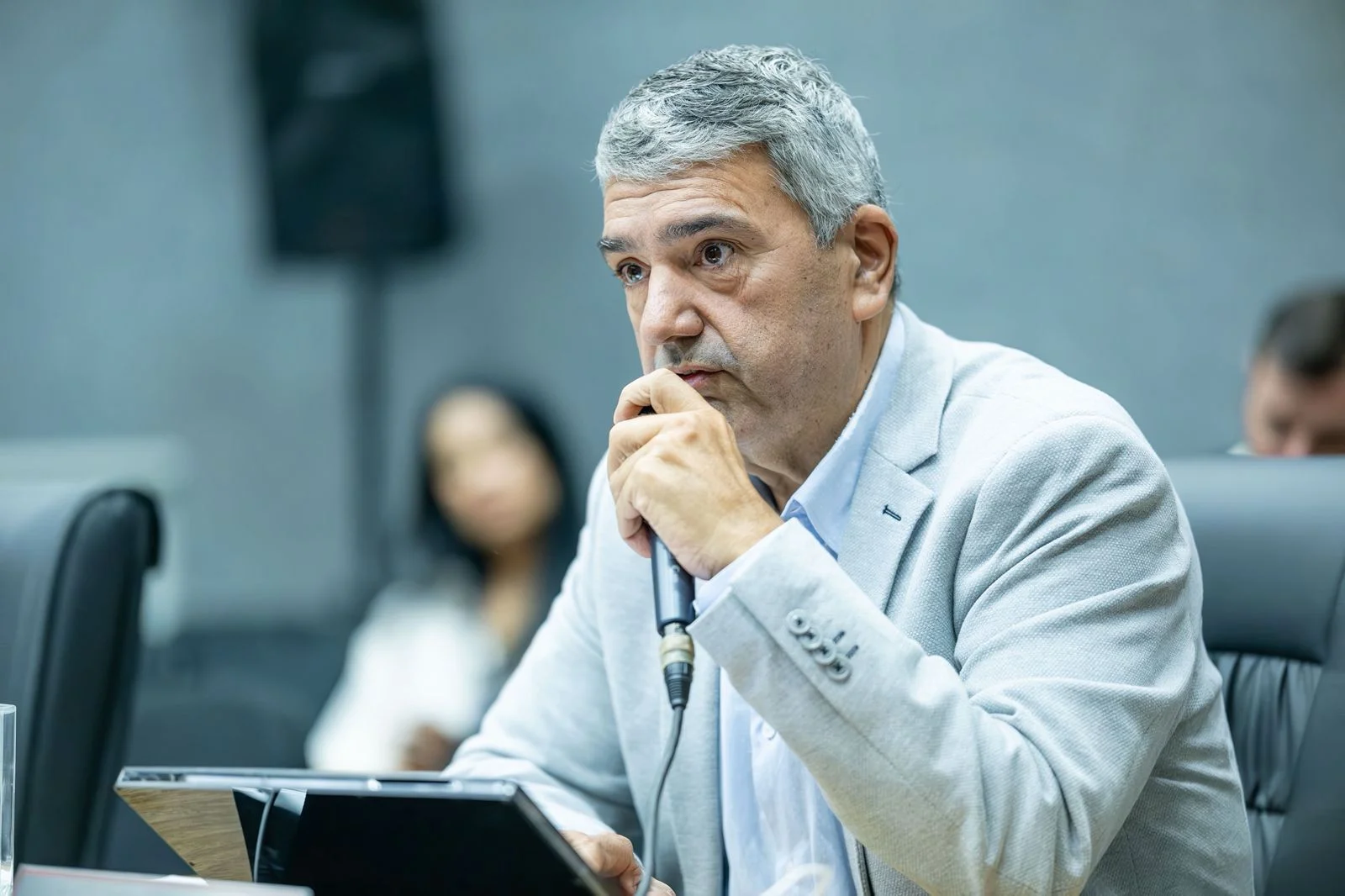 Vereador Marcelo do Gás cobra ações sobre controle de animais em situação de rua em Cajamar