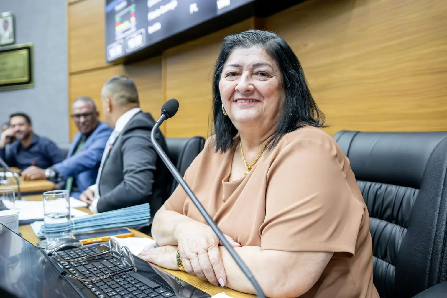 Vereadora Izelda participa da 14ª Sessão Ordinária