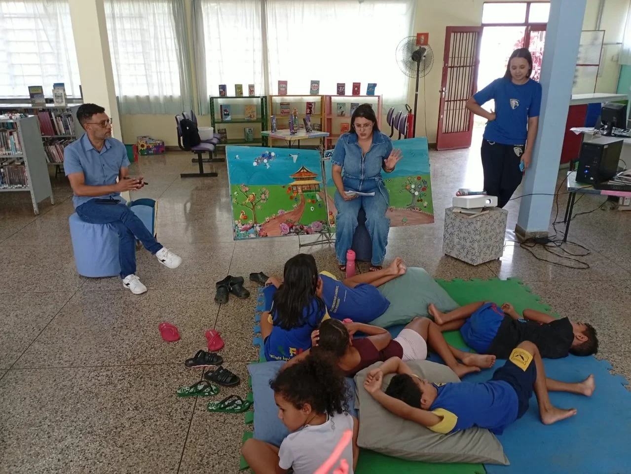 Biblioteca de Jordanésia promove ação de sustentabilidade com crianças e incentiva a reciclagem de tampinhas
